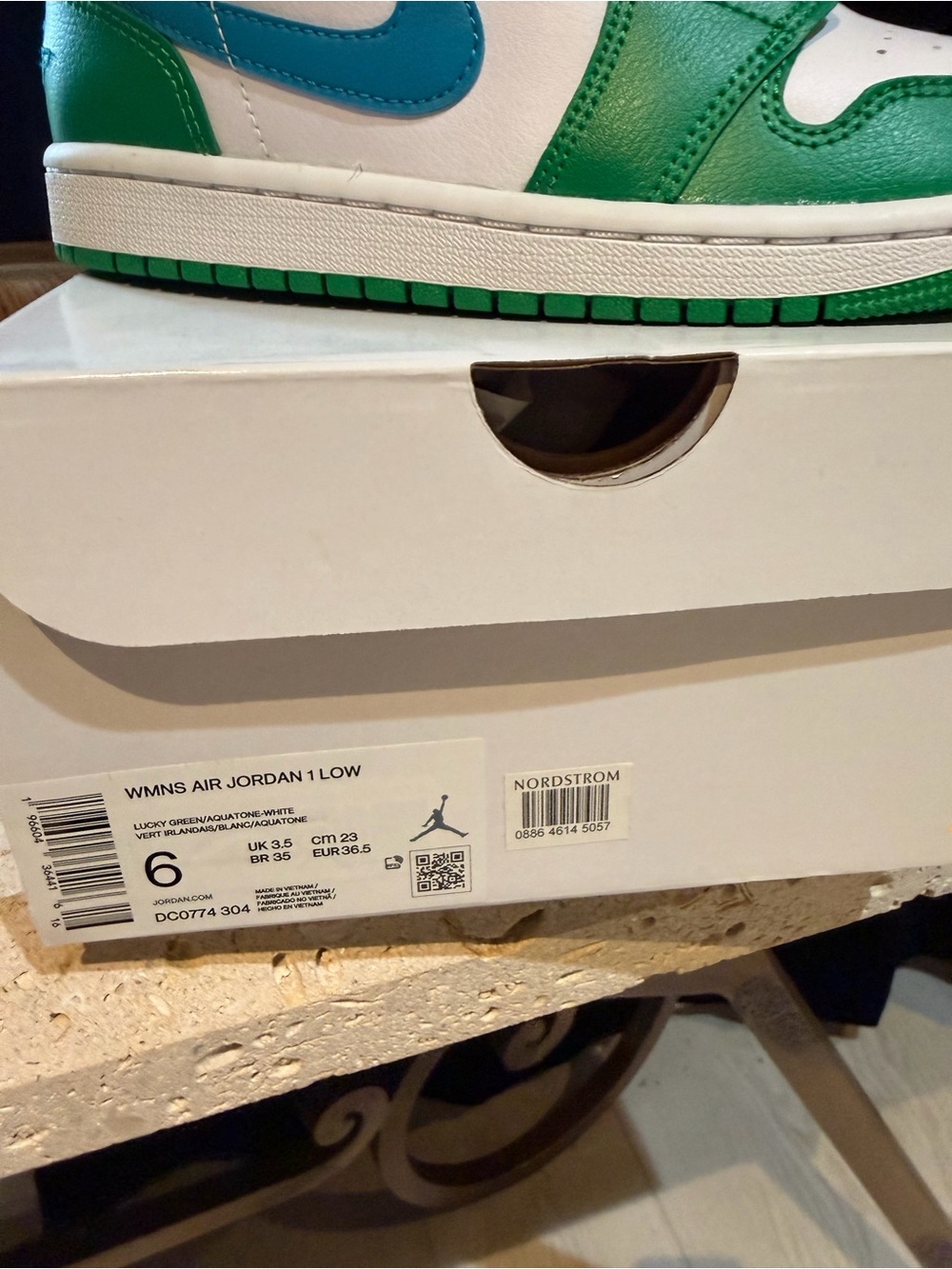 🔥🔥 Jordan Low-Top Sneakers size 6! 🔥🔥 - Picture 2 of 4